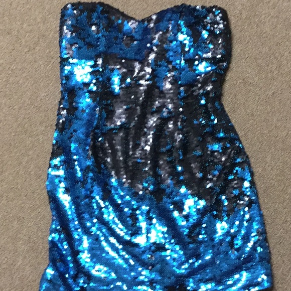 Short Cocktail/Party Dress - Picture 4 of 5